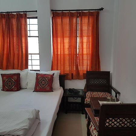 אודייפור Devi Vilas Guest House מראה חיצוני תמונה