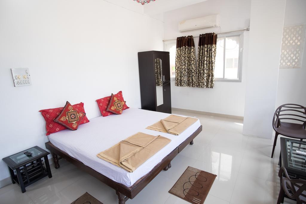 אודייפור Devi Vilas Guest House מראה חיצוני תמונה