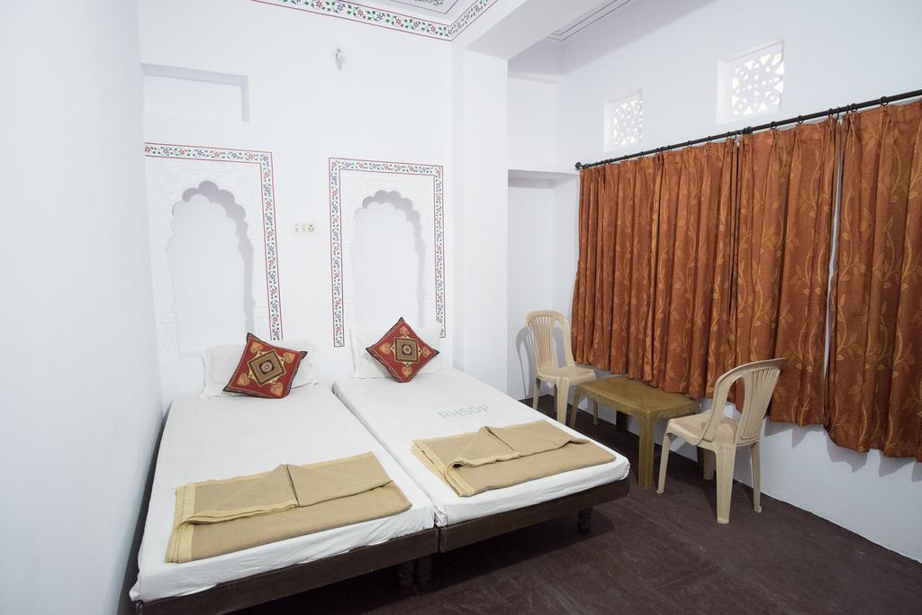 אודייפור Devi Vilas Guest House מראה חיצוני תמונה