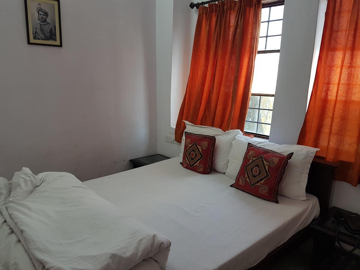 אודייפור Devi Vilas Guest House מראה חיצוני תמונה