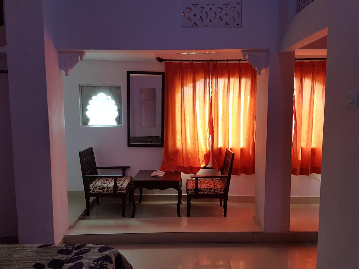 אודייפור Devi Vilas Guest House מראה חיצוני תמונה