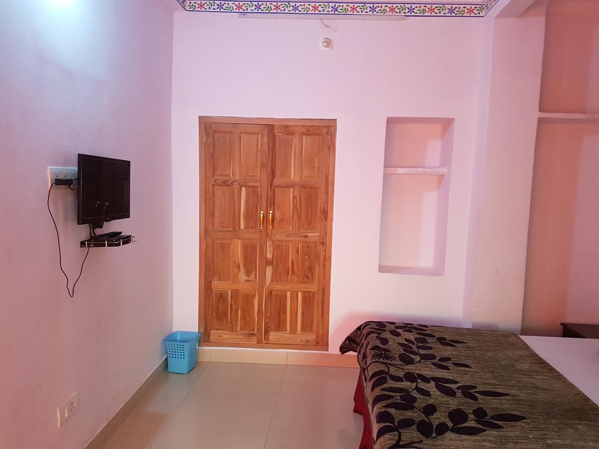 אודייפור Devi Vilas Guest House מראה חיצוני תמונה