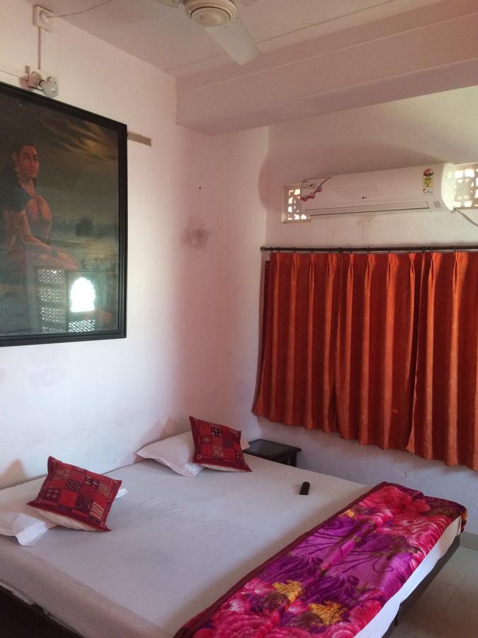 אודייפור Devi Vilas Guest House מראה חיצוני תמונה